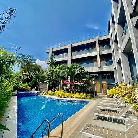Vienna Hotel Coron Exterior photo