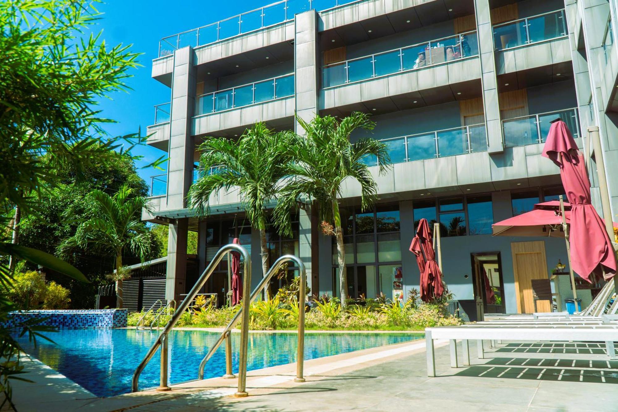 Vienna Hotel Coron Exterior photo