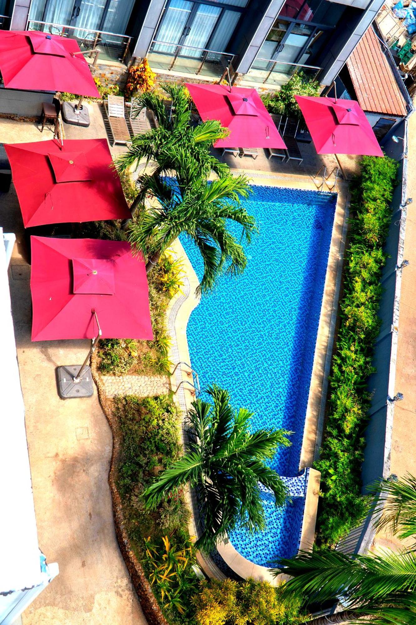 Vienna Hotel Coron Exterior photo