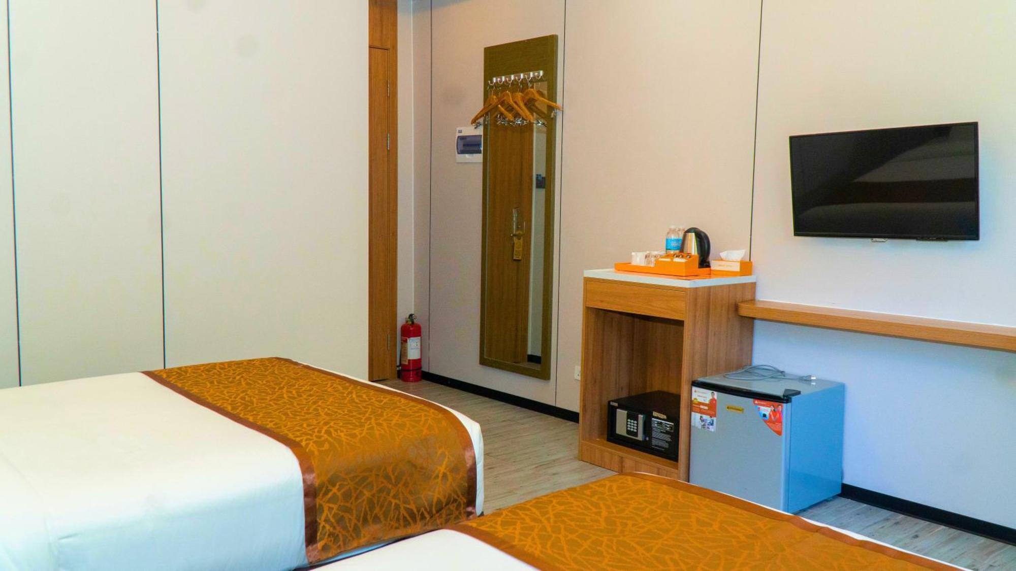 Vienna Hotel Coron Exterior photo