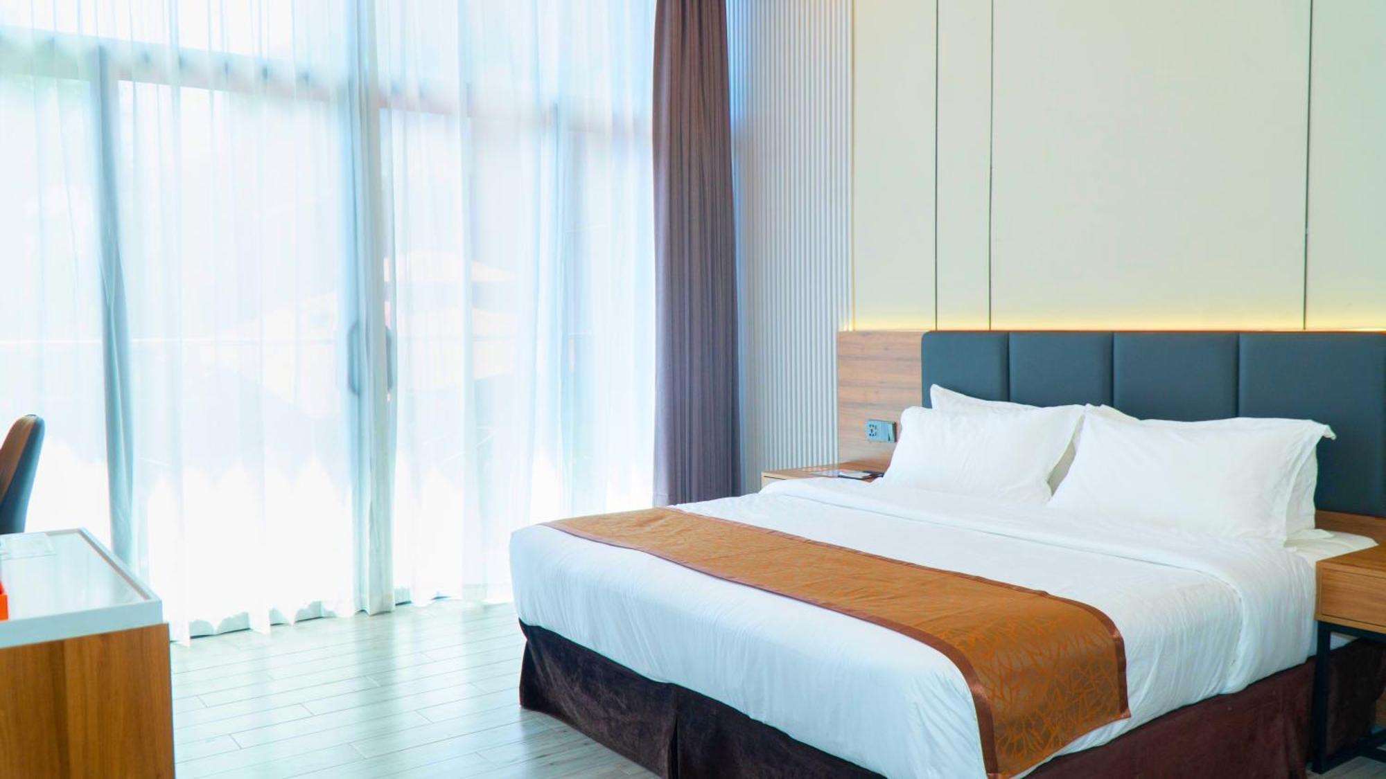 Vienna Hotel Coron Exterior photo