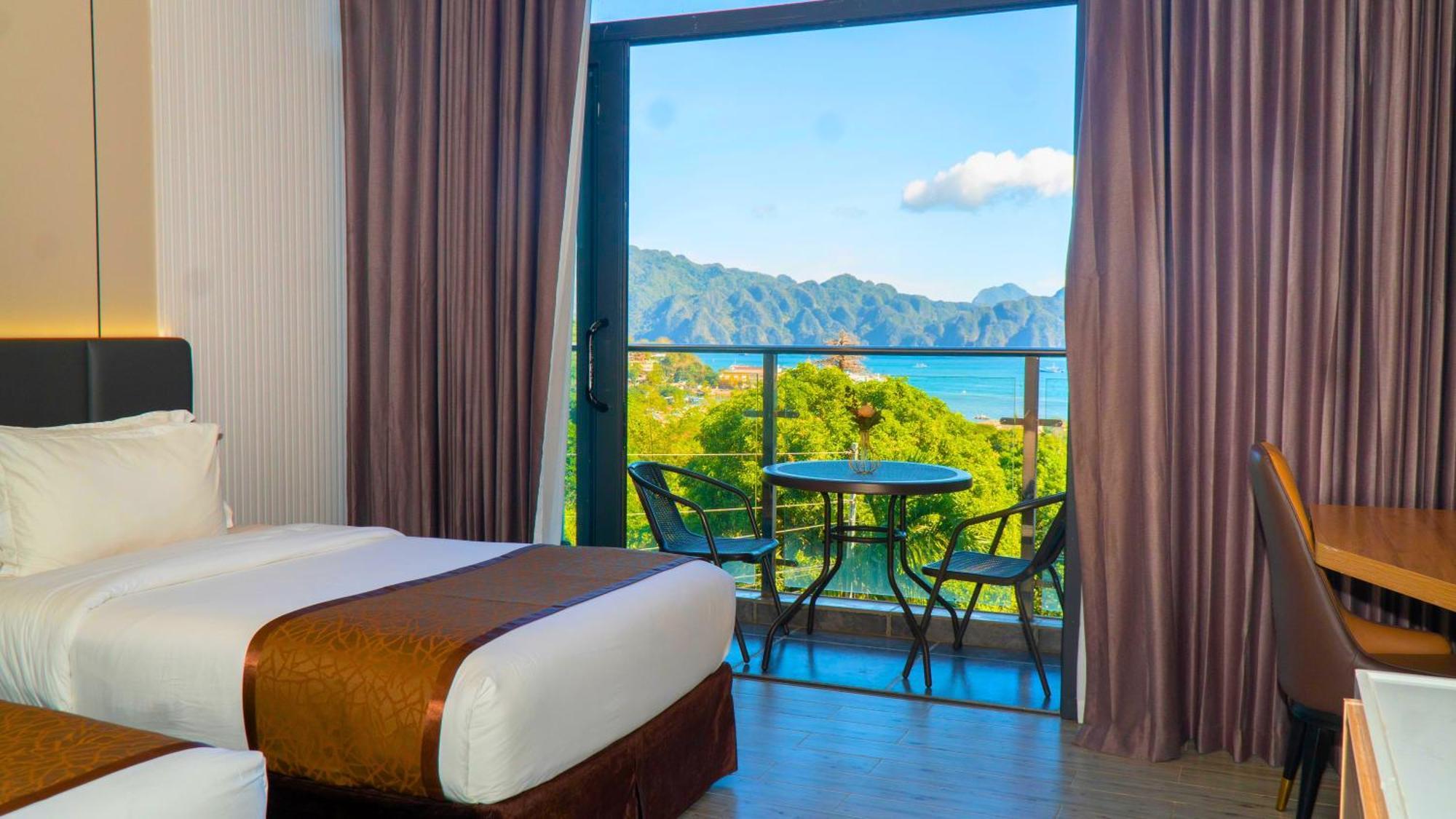 Vienna Hotel Coron Exterior photo